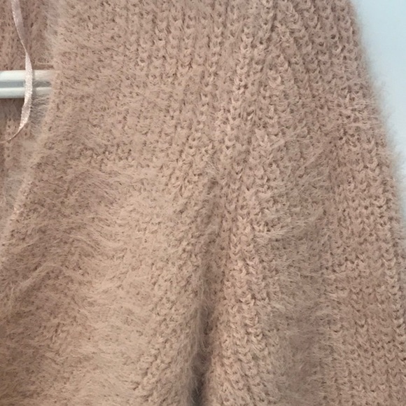 DYNAMITE Sweater - NEW, never worn - Picture 4 of 4